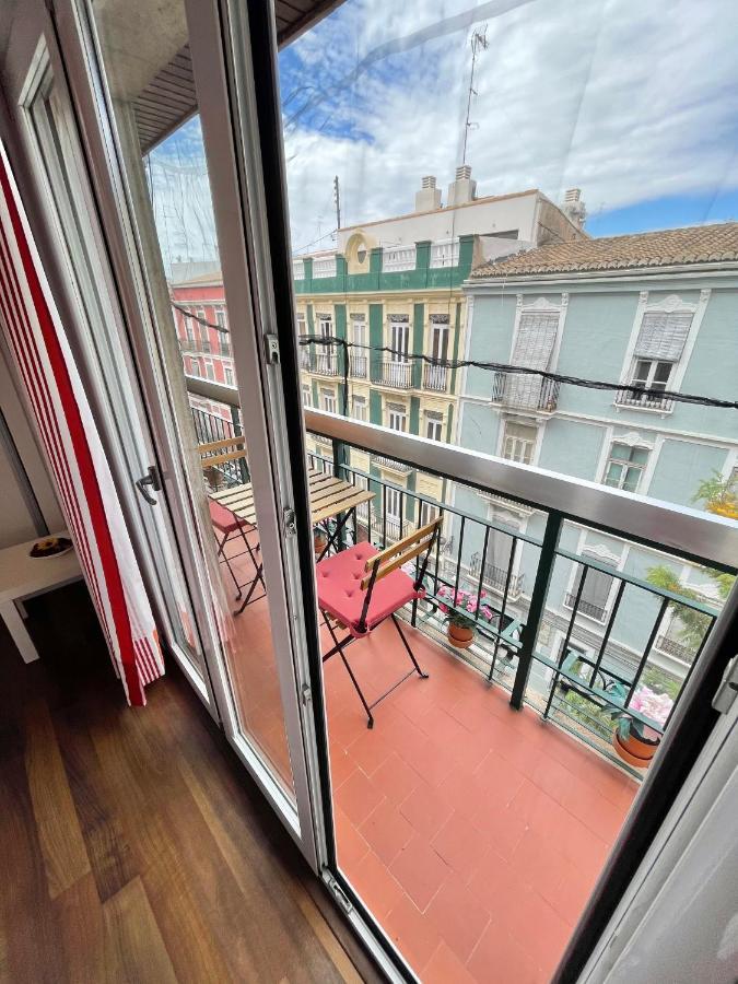 Apartamentos Sevilla Валенсия Экстерьер фото